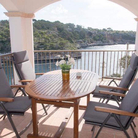 Apartamentos Vista Al Puerto Кала-Фігера Екстер'єр фото