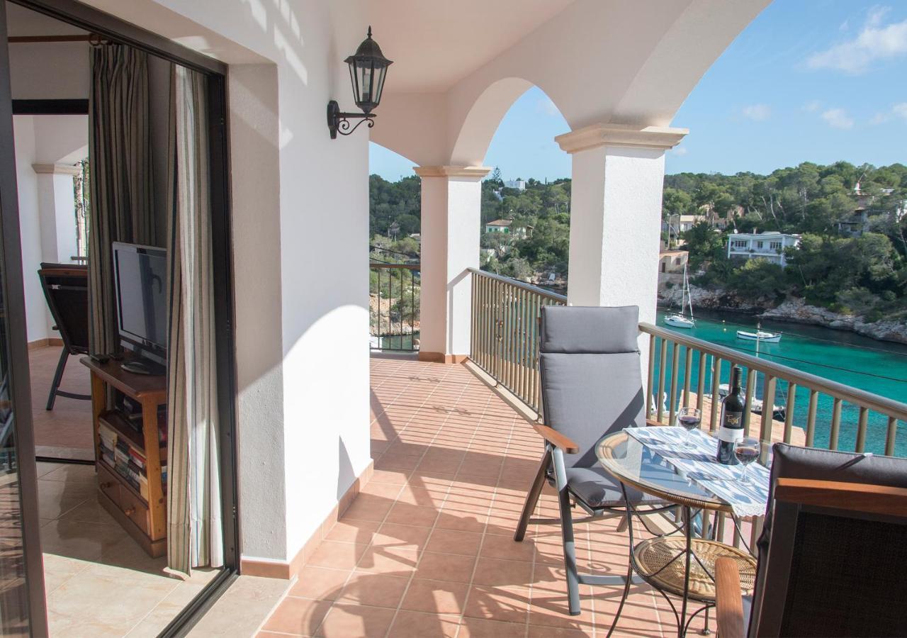 Apartamentos Vista Al Puerto Кала-Фігера Екстер'єр фото