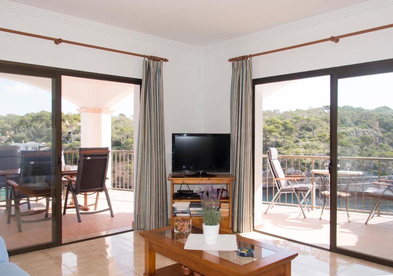 Apartamentos Vista Al Puerto Кала-Фігера Екстер'єр фото