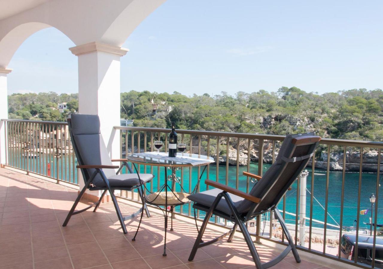 Apartamentos Vista Al Puerto Кала-Фігера Екстер'єр фото