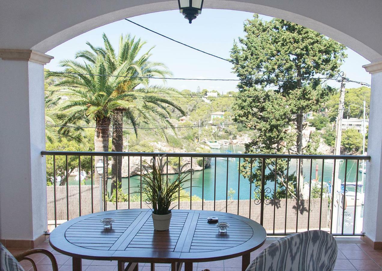Apartamentos Vista Al Puerto Кала-Фігера Екстер'єр фото