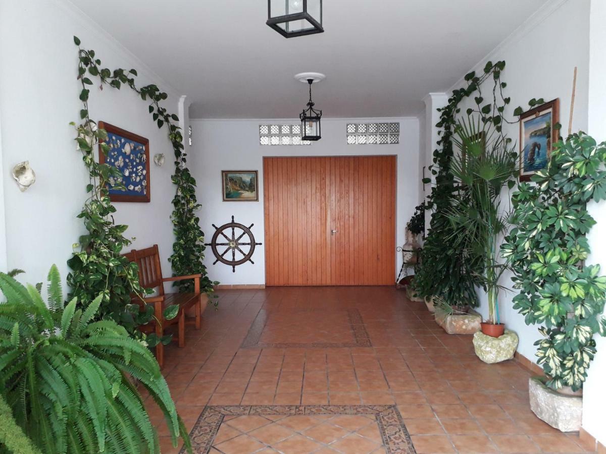 Apartamentos Vista Al Puerto Кала-Фігера Екстер'єр фото