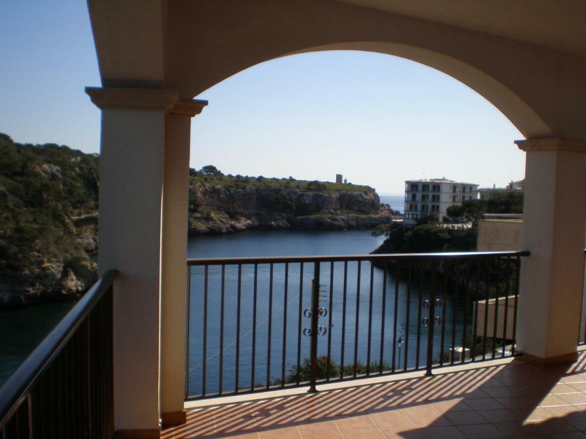 Apartamentos Vista Al Puerto Кала-Фігера Екстер'єр фото